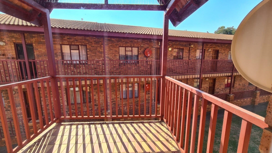 1 Bedroom Property for Sale in Kannoniers Park North West